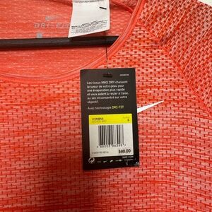 *NWT* Nike Dri-Fit Long sleeve women’s Shirt SIZE S